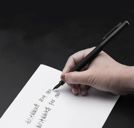 Metal pen